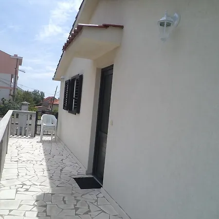 Jole Апартаменты Шибеник