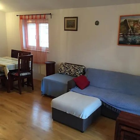 Jole Апартаменты Шибеник